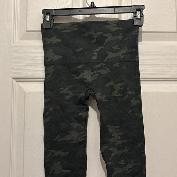 Spanx - Picture 3 of 5